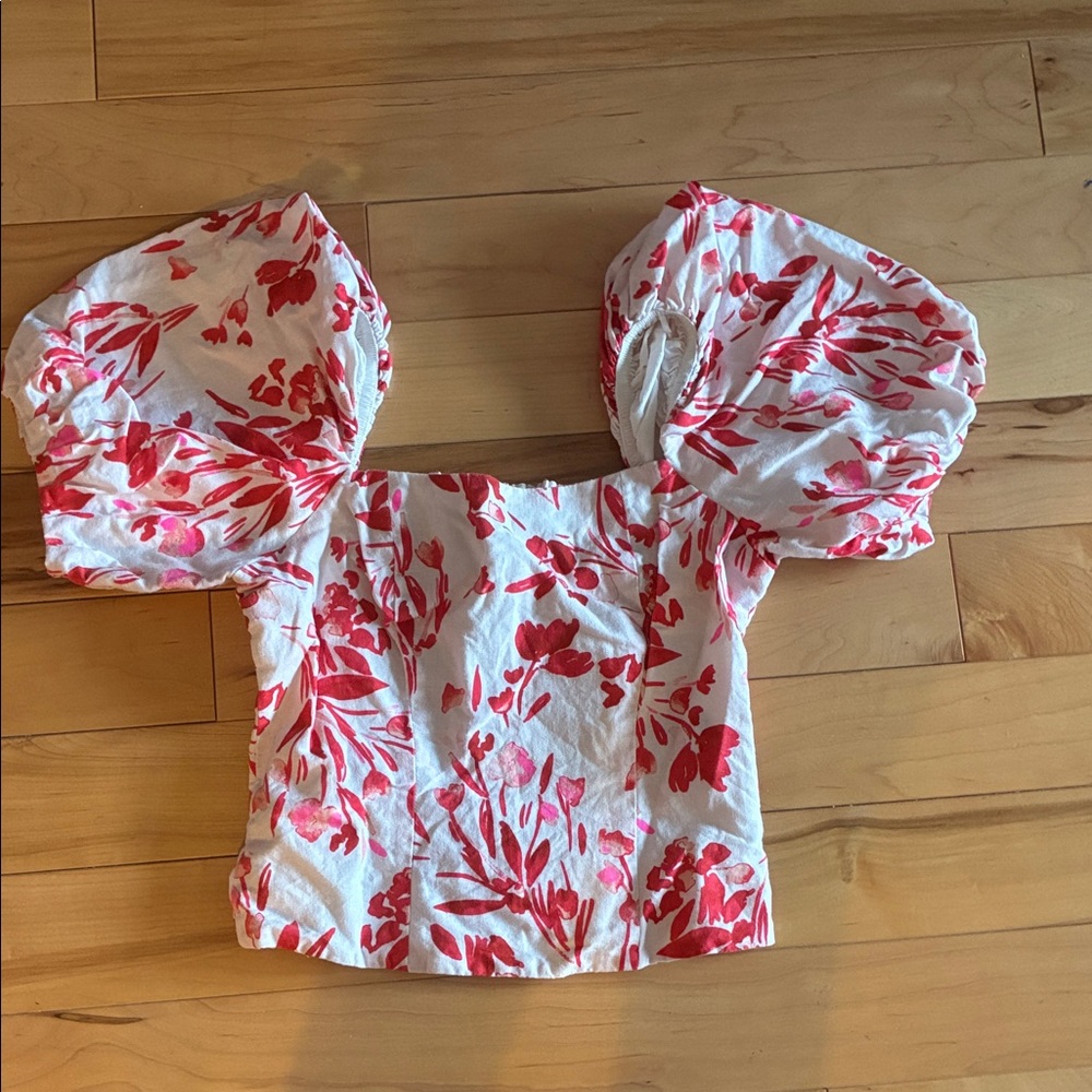 Banana Republic Red and White Floral Puff Sleeve Blouse